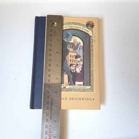 A Series of Unfortunate Events Hard Cover Book - The Bad Beginning #1 - Picture 5 of 5